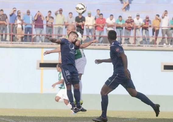 Juticalpa goleó 4-2 a Motagua en el Ramón Brevé