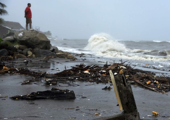 Así es el paso del huracán Earl por el territorio hondureño