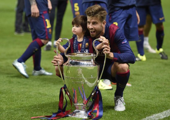Los campeones celebran con sus hijos