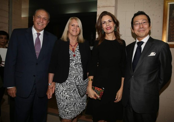 Noche de baile y aplausos en la residencia americana