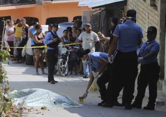 Sicarios matan a joven madre en la Santa Cecilia