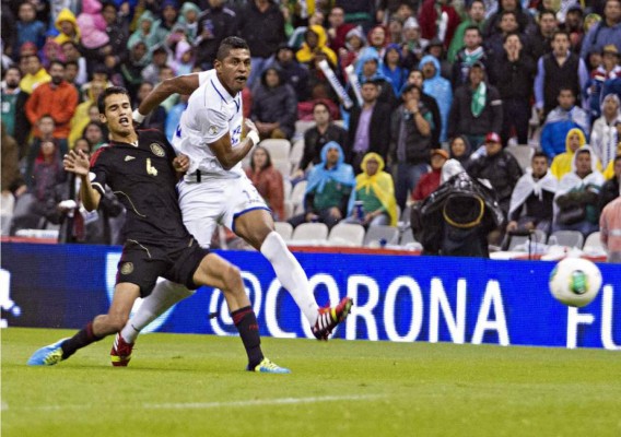 Los jugadores hondureños Carlo Costly y Jerry Bengtson se reunieron en Costa Rica
