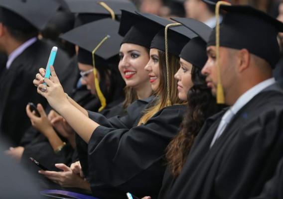 Fotogalería: Toda la algarabía y felicidad de los nuevos profesionales de la UNAH