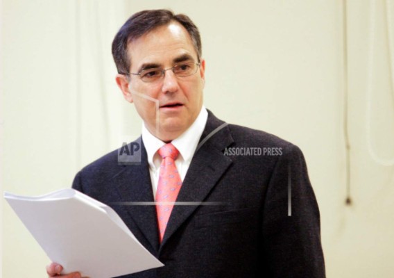 Lenguaje podría delatar a autor de artículo crítico de Trump