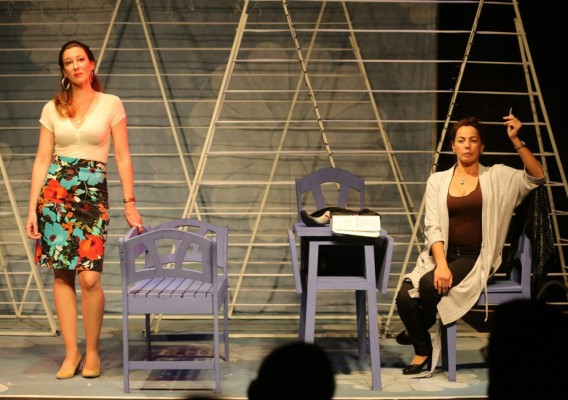 Postura ética de dos mujeres engañadas