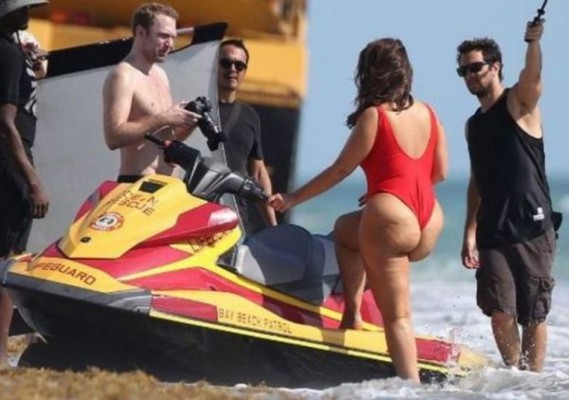 Ashley Graham muestra fotos en bikini sin photoshop