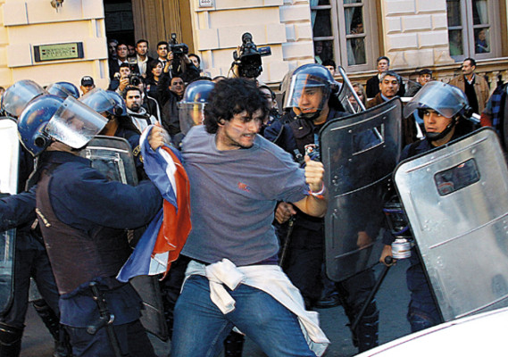 Fernando Lugo destituido por Senado por su 'mal desempeño”