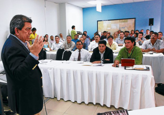 ENEE deja sin valor plazo para retirar maraña de cables