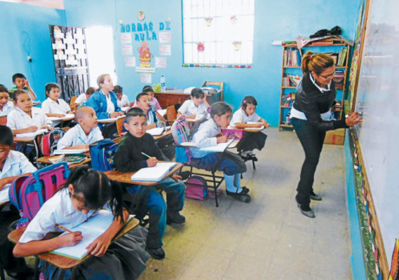Formación educativa y agrícola reciben miles de niños pobres de Comayagua