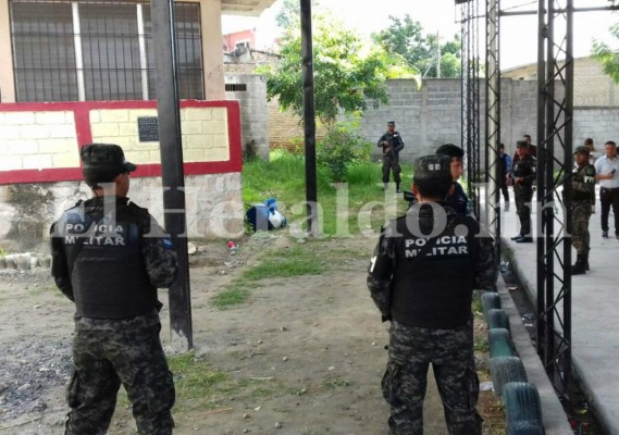 Honduras: Dentro de escuela capitalina encuentran cadáver ensabanado