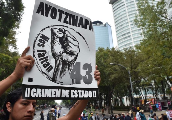 Contradicciones con versión oficial en expediente judicial sobre los 43