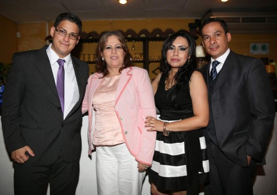 Cumplen promesa de amor ante las leyes civiles