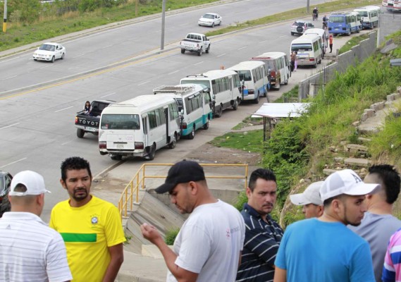 A medio vapor operó transporte en la Quezada