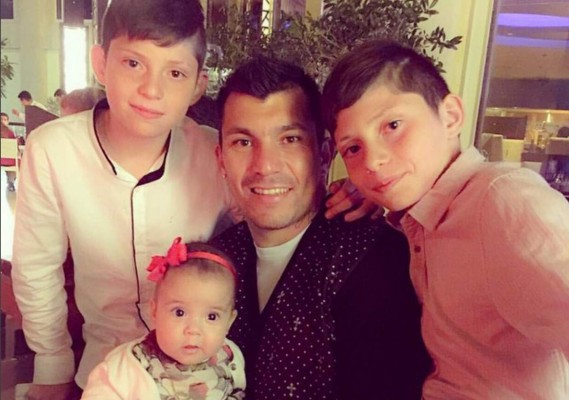 FOTOS: Ellos son los futbolistas que son padres de gemelos