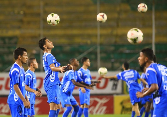 Honduras entrena y los rivales llegan a SPS