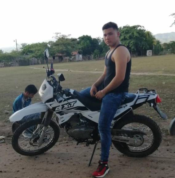Jeferson Andrade, el policía hondureño que roba suspiros en TikTok
