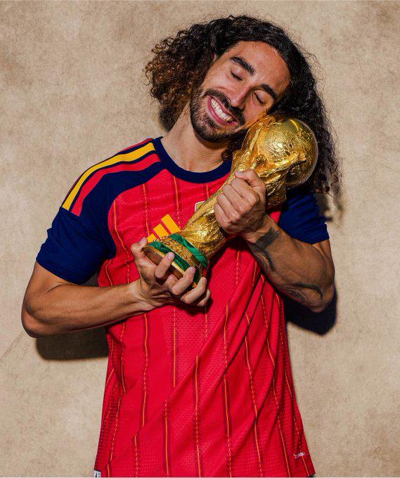 Marc Cucurella cumple promesa después de ganar el Mundial 2026 con la selección de España