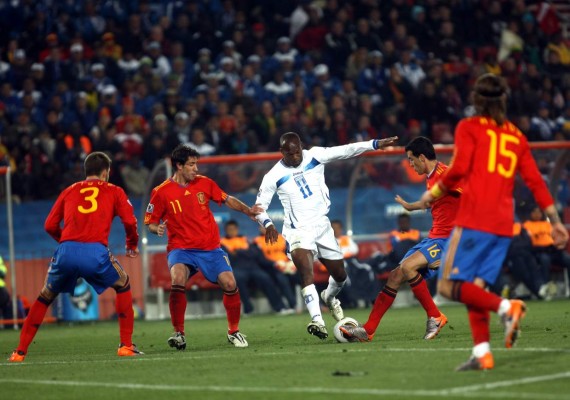 Así evolucionó David Suazo en el fútbol hasta convertirse en entrenador