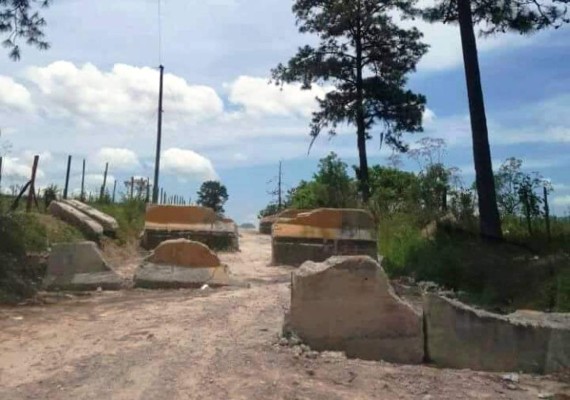 Diputada de Pac denuncia cierre de calle alternativa al pago de peaje