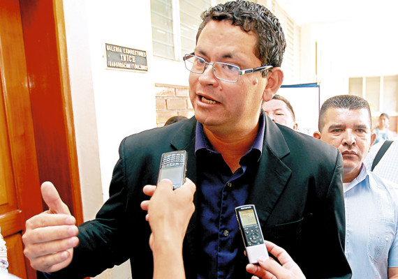 Educación pagaba al menos 55 millones en ‘planilla fantasma’, según Escoto