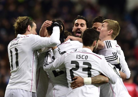 Real Madrid gana al Sevilla y se aleja del Barcelona