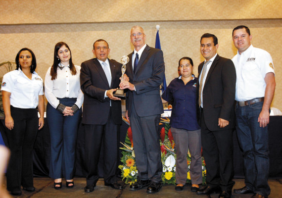 Honduras: Beneficio Santa Rosa recibe Premio al Exportador 2013