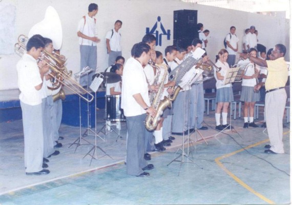 El profesor Hipólito Laboriel: 'Me atrapó el amor por el Instituto Central Vicente Cáceres”