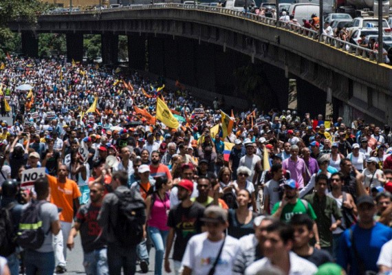Opositores volvieron a las calles para pedir elecciones en Venezuela
