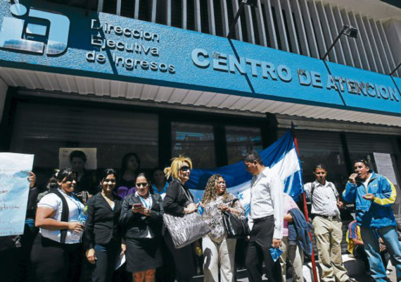 ¿Conoce los trámites para cambiar de empresa celular?