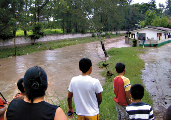 Tormenta deja inundaciones en Siguatepeque