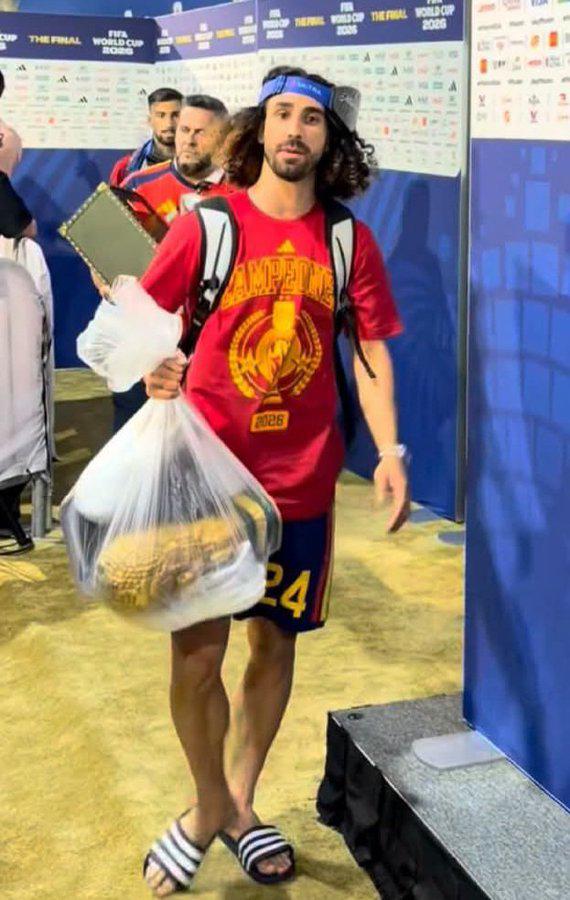 Marc Cucurella cumple promesa después de ganar el Mundial 2026 con la selección de España