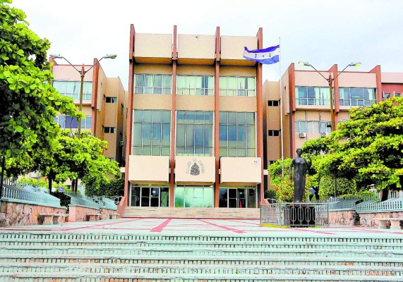 Poder Judicial libró cuatro órdenes de captura contra extraditables