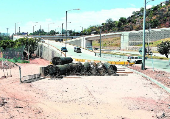 Honduras: Reanudan construcción paralizada