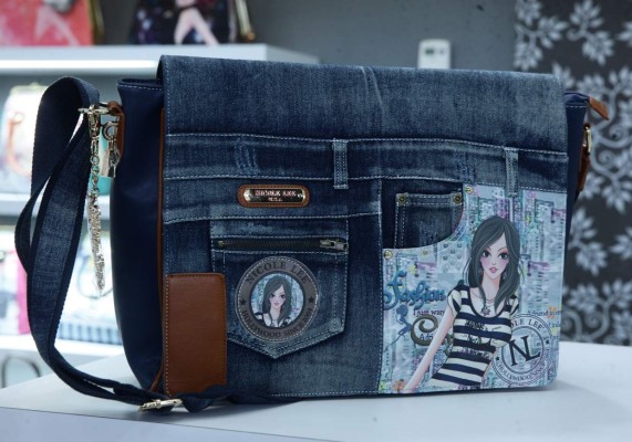 Obras de arte estampadas en carteras