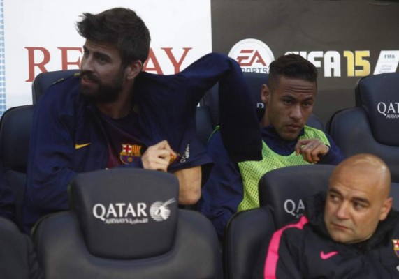 Neymar no se va a mover del Barça, dice Piqué