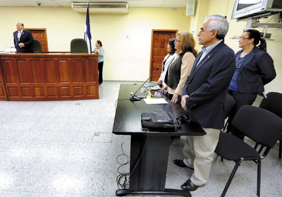 Prohíben a Arturo Bendaña salir de Honduras