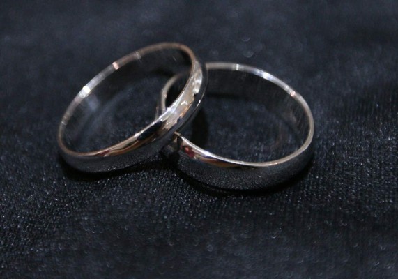 Tradición y elegancia en el altar