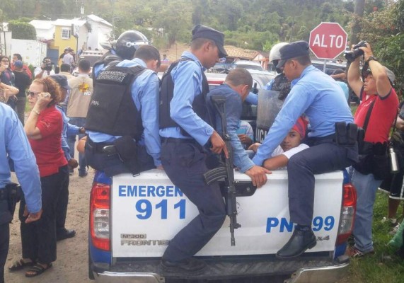 Realizan tomas de peajes en diferentes ejes carreteros de Honduras