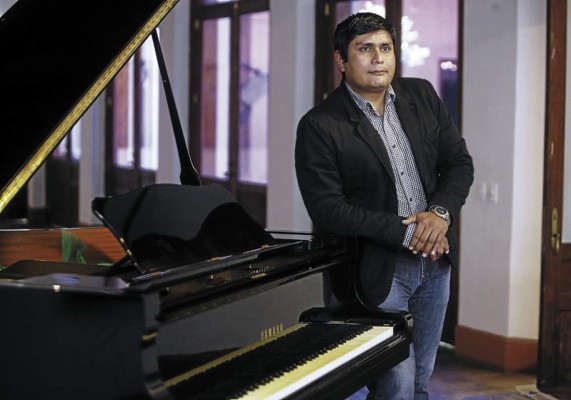 Sacrificio de Jesús inspira acordes de Moisés Sánchez