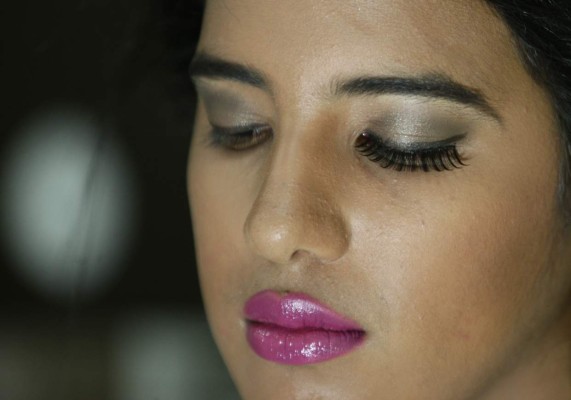 Dosis de color para unos labios sensuales y ojos de impacto