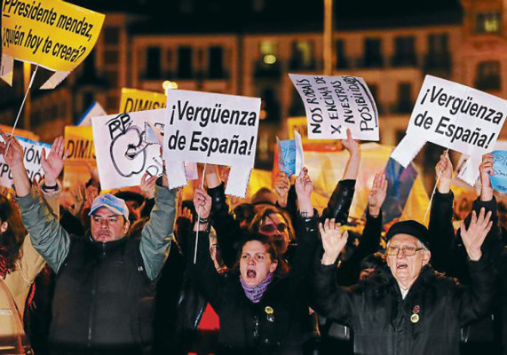 Corrupción en España enciende la indignación en las calles