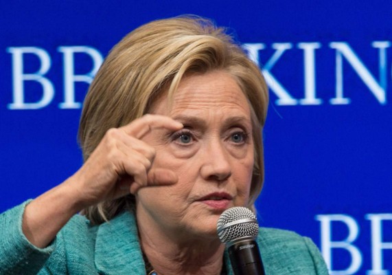 Campaña de Hillary se hunde por el uso de un mail privado cuando fue secretaria de Estado