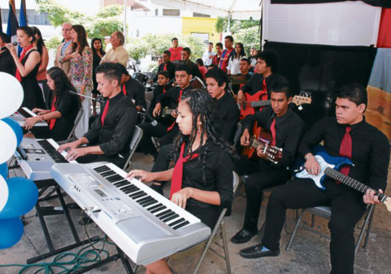 Francia celebró su fiesta popular en el corazón de Tegucigalpa