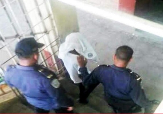 Por tres lempiras, menor habría atacado a compañera