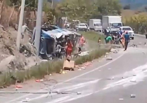 Las imágenes del aparatoso accidente en Copán que dejó 10 heridos