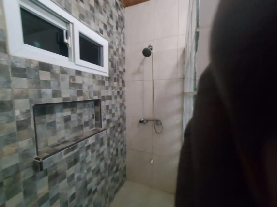 Con jacuzzi, cancha de fútbol y gimnasio, así es la lujosa casa de Alberth Elis que puedes rentar en Tela