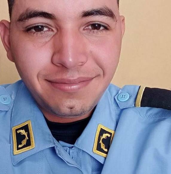 En menos de 24 horas, tres oficiales fueron emboscados y tiroteados por la espalda