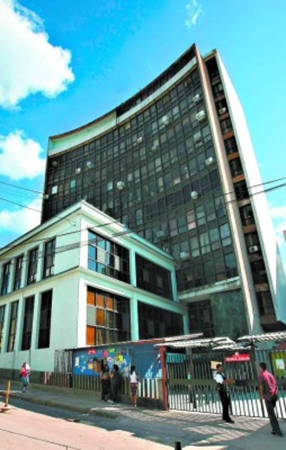 Buscan L 40 millones pagados en servicios subrogados en el IHSS