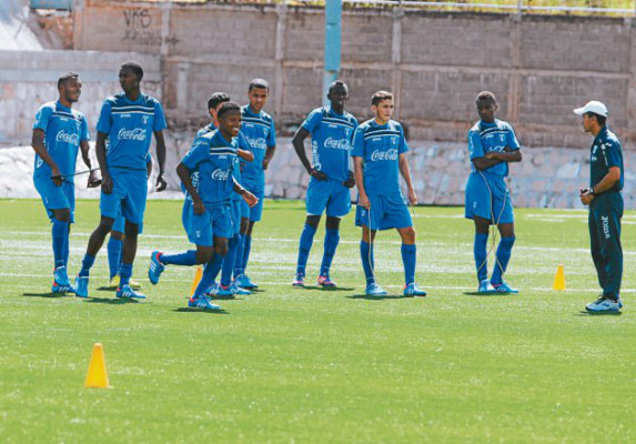 Sub 17 de Honduras fue juramentada