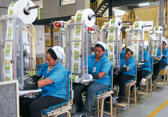 Exportadores recibirán 3,100 millones por la devaluación